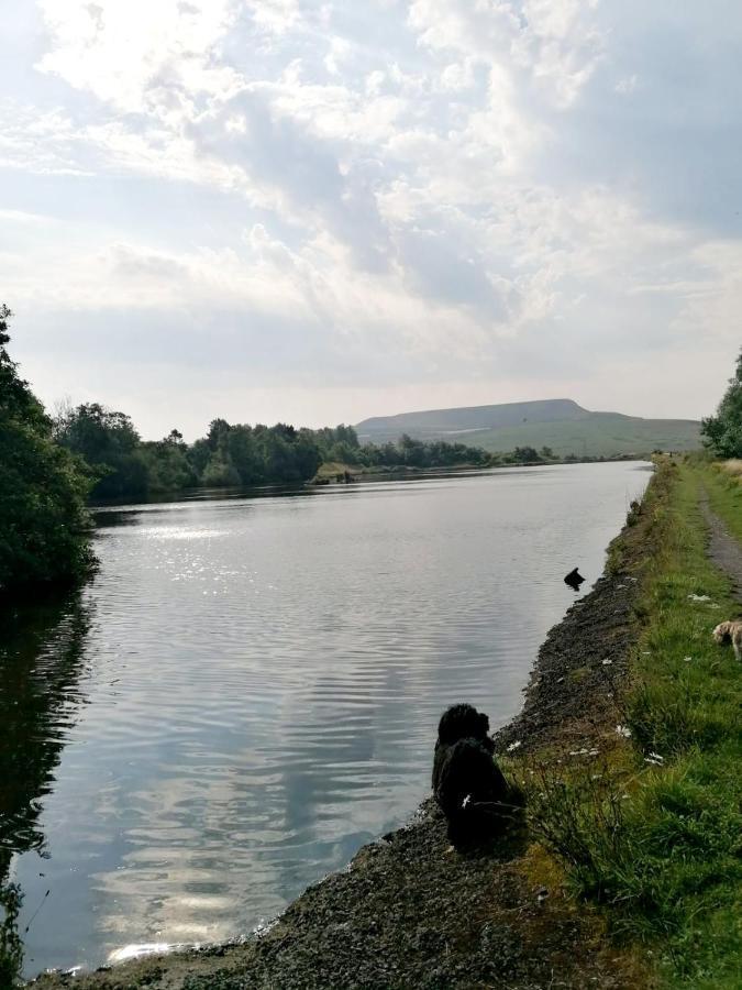 Brecon Burrows Villa Dowlais Bagian luar foto